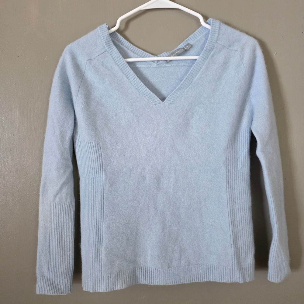 Womens Powder Blue Cashmere Sweater Size Small V Neck Quiet Luxury Ribbed Trim